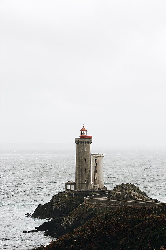 photo-of-lighthouse-on-seaside-during-daytime-3099153.jpg  